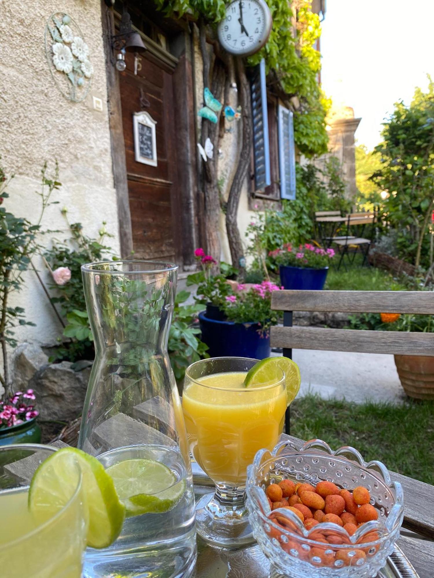 B&B De Charme La Maison Des 5 Temps Ferrette Ruang foto