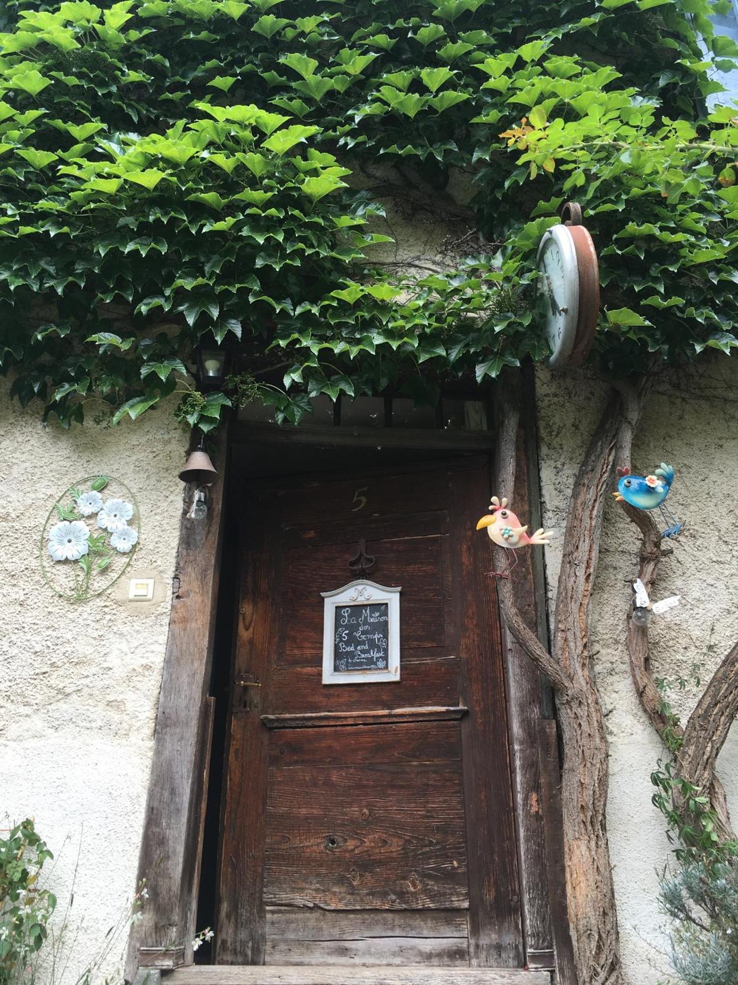 B&B De Charme La Maison Des 5 Temps Ferrette Ruang foto